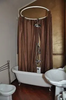 Bed and Breakfast At 3*